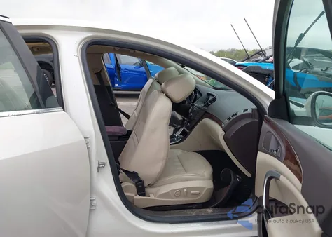 2013 Buick Regal Turbo - Premium 3 z USA, uszkodzony, nr VIN 2G4GU5GV1D9208364